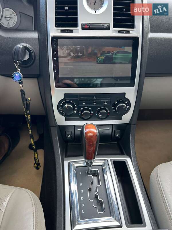 Седан Chrysler 300C 2006 в Косове фото 26 Седан Chrysler 300C 2006 в Косове