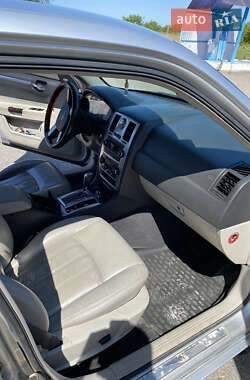 Седан Chrysler 300C 2005 в 