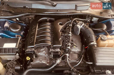 Седан Chrysler 300C 2005 в 