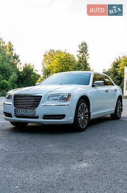 Седан Chrysler 300C 2014 в 