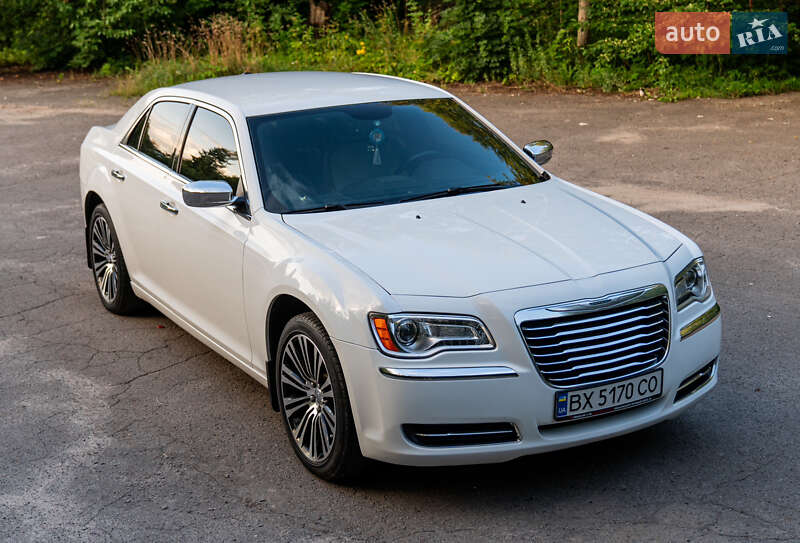 Седан Chrysler 300C 2014 в Хмельницком