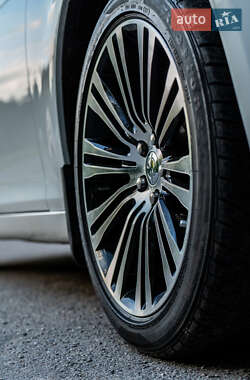 Седан Chrysler 300C 2014 в 