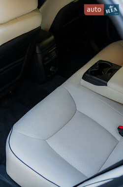 Седан Chrysler 300C 2014 в 