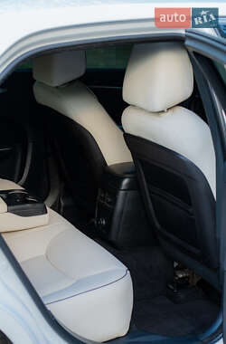 Седан Chrysler 300C 2014 в 