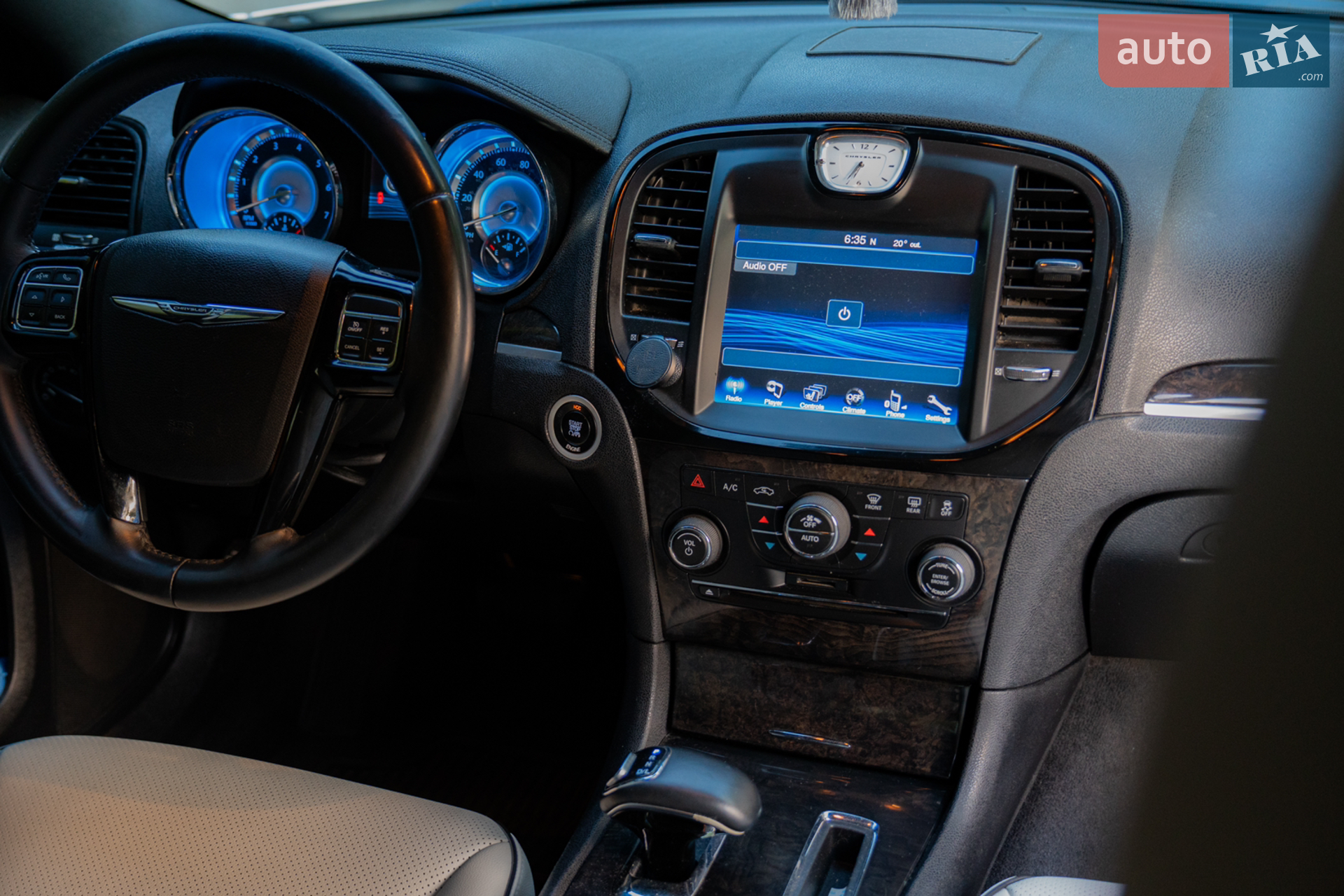 2014 Chrysler 300C - мініатюра 44