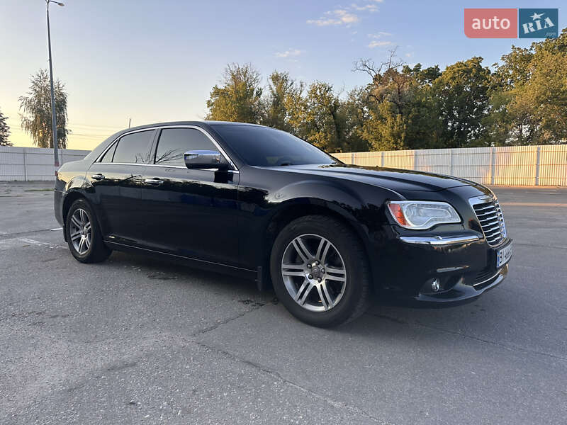 Седан Chrysler 300C 2011 в Кременчуге