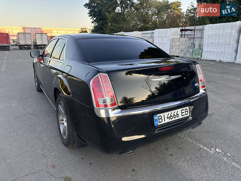 Седан Chrysler 300C 2011 в Кременчуге