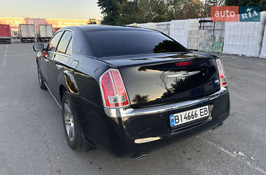 Седан Chrysler 300C 2011 в 