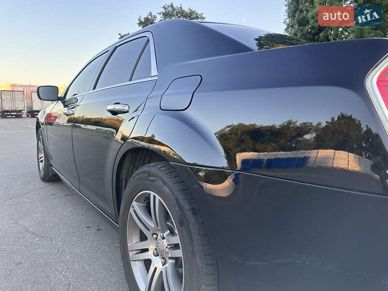Седан Chrysler 300C 2011 в Кременчуге