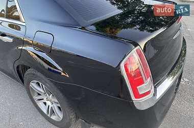 Седан Chrysler 300C 2011 в 