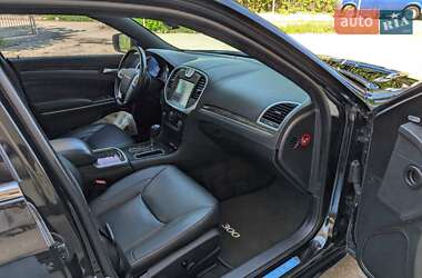 Седан Chrysler 300C 2012 в 