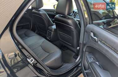 Седан Chrysler 300C 2012 в 