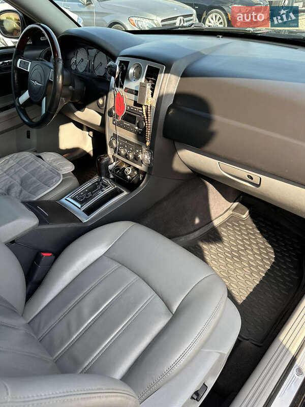 Седан Chrysler 300C 2007 в Ивано-Франковске