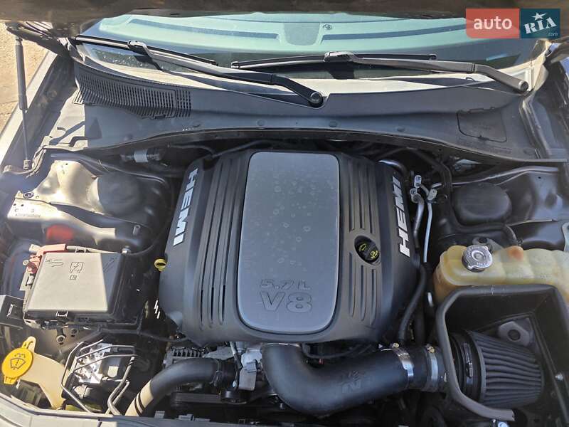Седан Chrysler 300C 2018 в Киеве