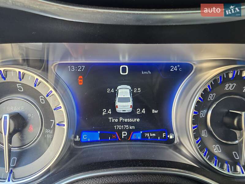 Седан Chrysler 300C 2018 в Киеве