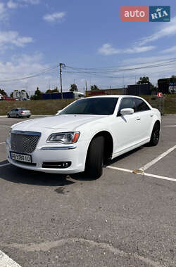 Седан Chrysler 300C 2014 в 
