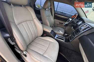 Седан Chrysler 300C 2005 в 