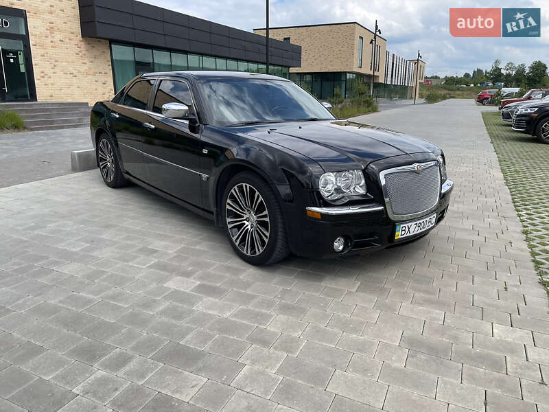 Седан Chrysler 300C 2006 в Хмельницком