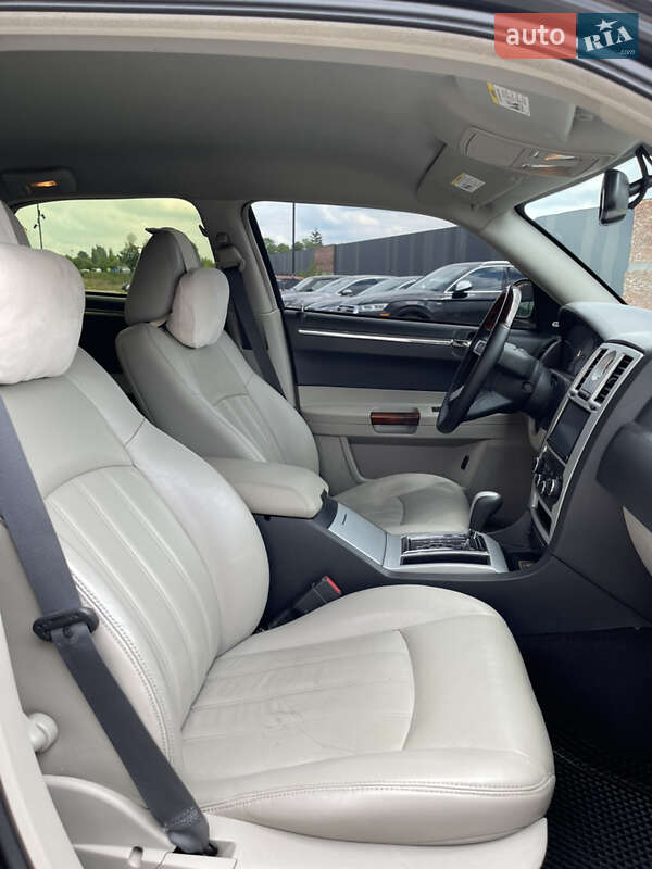 Седан Chrysler 300C 2006 в Хмельницком