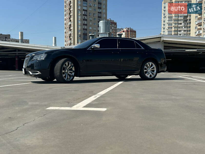 Седан Chrysler 300C 2018 в Киеве фото 5 Седан Chrysler 300C 2018 в Киеве
