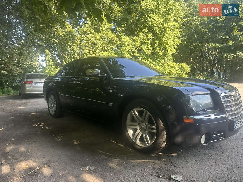 Седан Chrysler 300C 2006 в Виннице