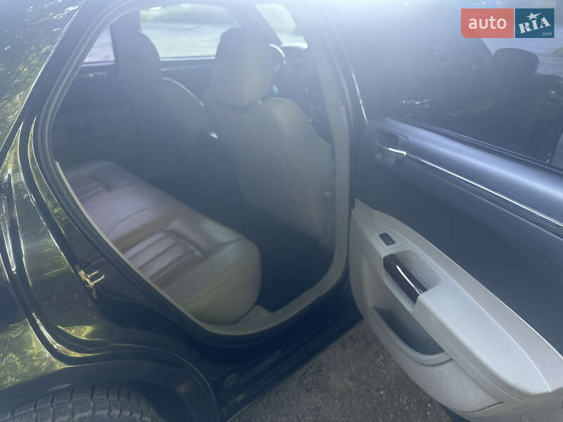 Седан Chrysler 300C 2006 в Виннице
