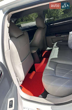 Седан Chrysler 300C 2005 в 