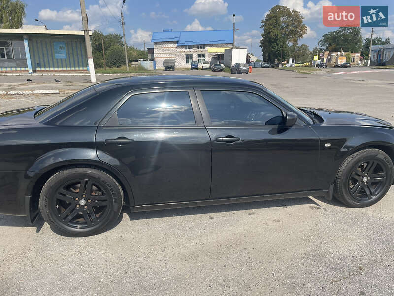 Седан Chrysler 300C 2004 в Сквире
