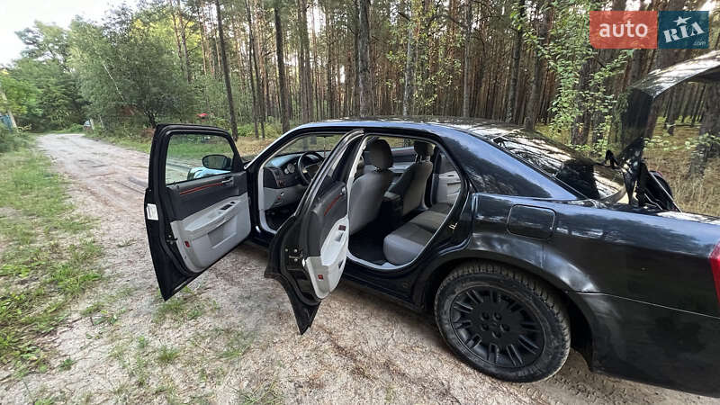 Седан Chrysler 300C 2006 в Луцьку