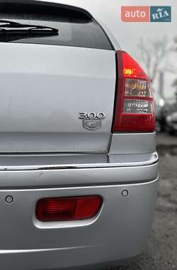 Универсал Chrysler 300C 2004 в 