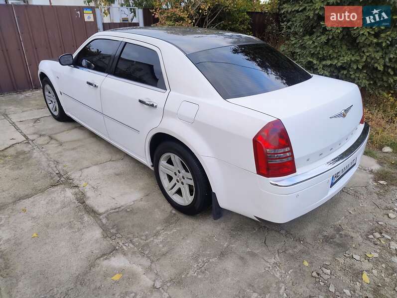 Седан Chrysler 300C 2007 в Днепре