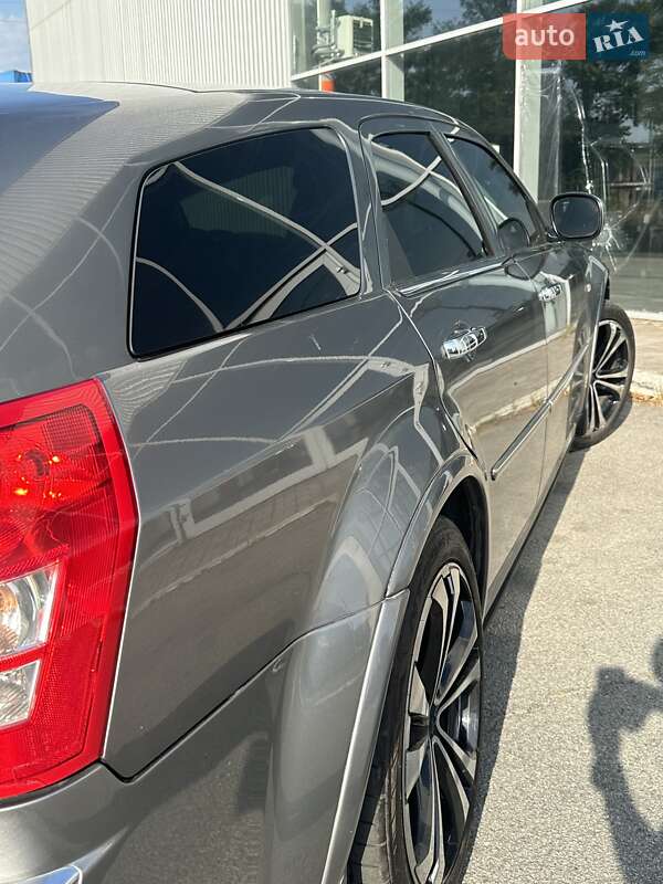 Універсал Chrysler 300C 2009 в Запоріжжі