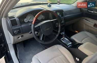 Седан Chrysler 300C 2005 в 