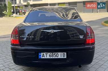 Седан Chrysler 300C 2005 в 