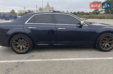 Седан Chrysler 300C 2012 в 