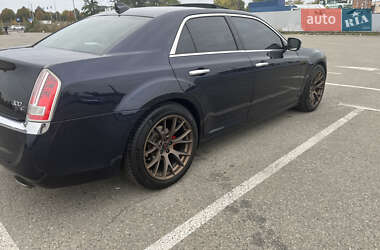 Седан Chrysler 300C 2012 в 