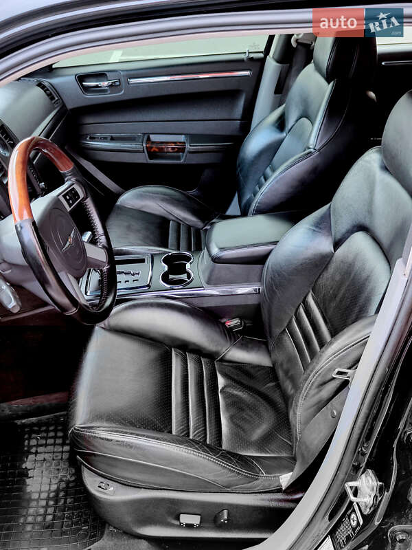 Седан Chrysler 300C 2004 в Києві фото 15 Седан Chrysler 300C 2004 в Києві