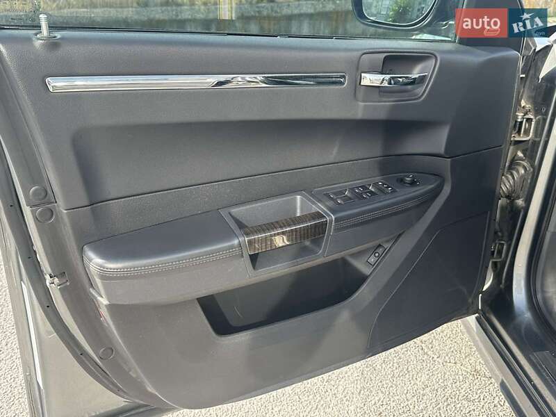 Седан Chrysler 300C 2009 в Запорожье