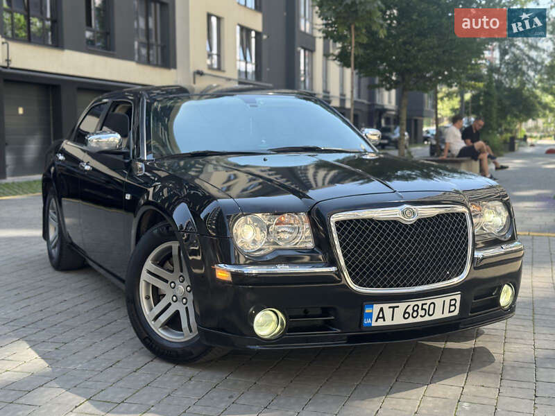 Седан Chrysler 300C 2005 в Львові