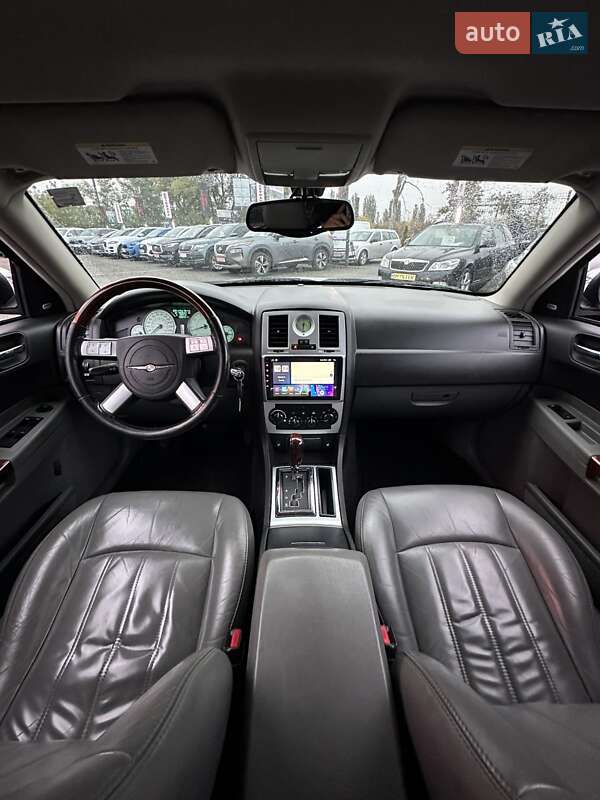 Универсал Chrysler 300C 2004 в Белогородке