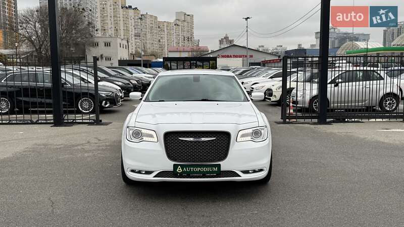 Седан Chrysler 300C 2016 в Києві фото 2 Седан Chrysler 300C 2016 в Києві