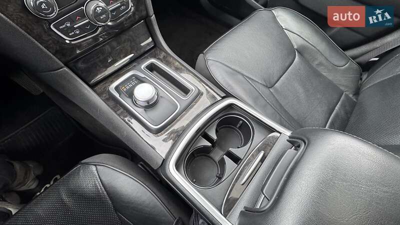 Седан Chrysler 300C 2016 в Києві фото 40 Седан Chrysler 300C 2016 в Києві