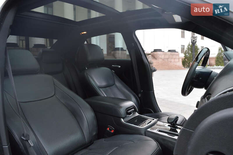 Седан Chrysler 300C 2014 в Києві