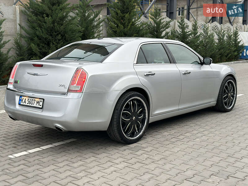 Седан Chrysler 300C 2012 в Могилів-Подільському