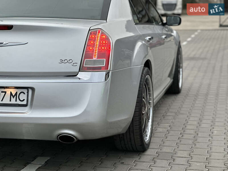 Седан Chrysler 300C 2012 в Могилів-Подільському