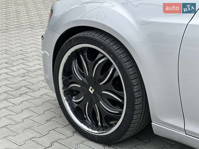 Седан Chrysler 300C 2012 в Могилів-Подільському