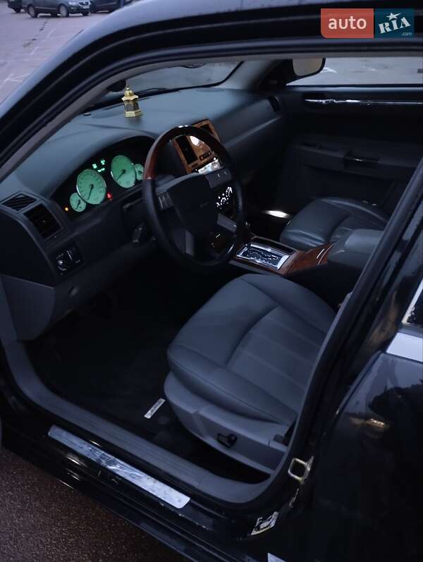 Седан Chrysler 300C 2005 в Житомире