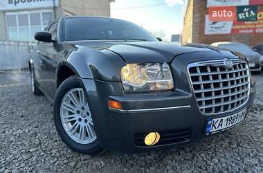 Седан Chrysler 300C 2010 в Смілі