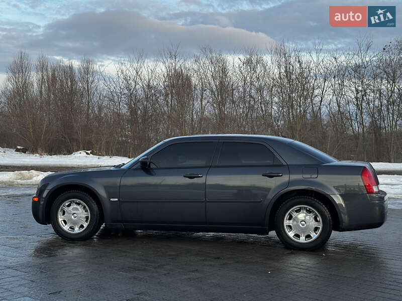 Седан Chrysler 300C 2006 в Львове