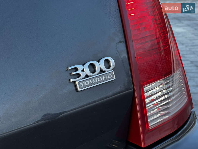 Седан Chrysler 300C 2006 в Львове